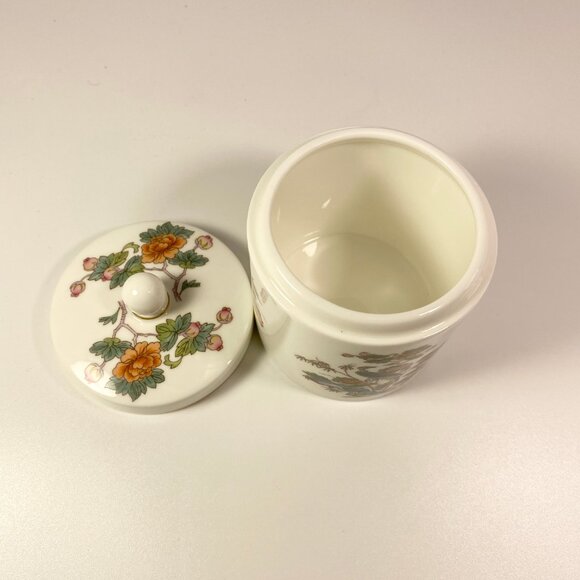 Set of 2 Wedgwood Kutani bird trumpet Vase & lidded jar - Picture 10 of 12